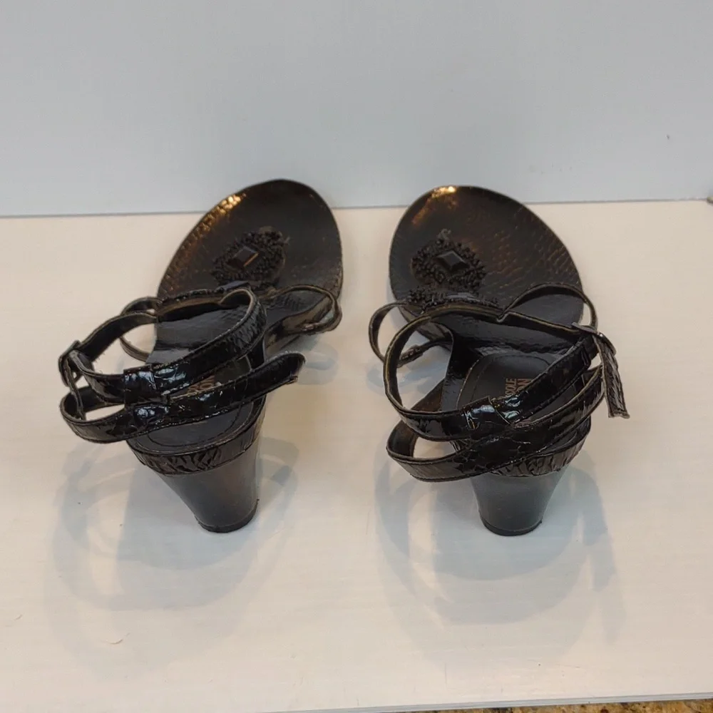 Reaction Kenneth Cole Black Patent Croc Ankle Strap Toe Post Bead Wedge Sandals